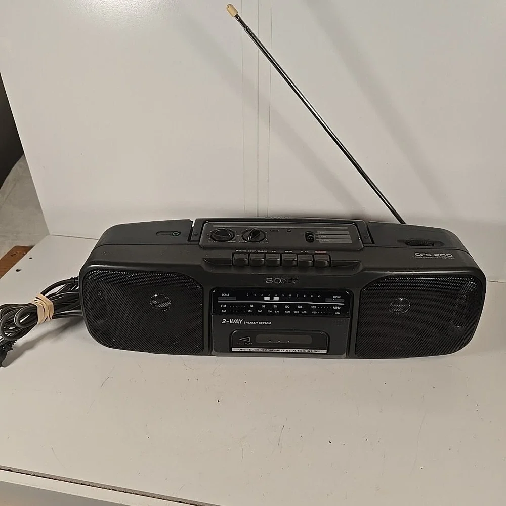 Sony CFS-200 AM/FM Stereo 2‎ Way Speaker Radio & Cassette Cassette Doesn't Work